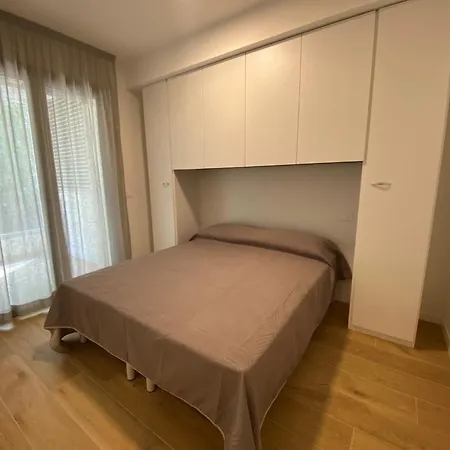 Modern Flat 300 M From The Sea *